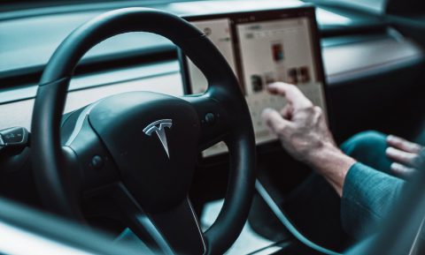 Tesla ist der Überflieger