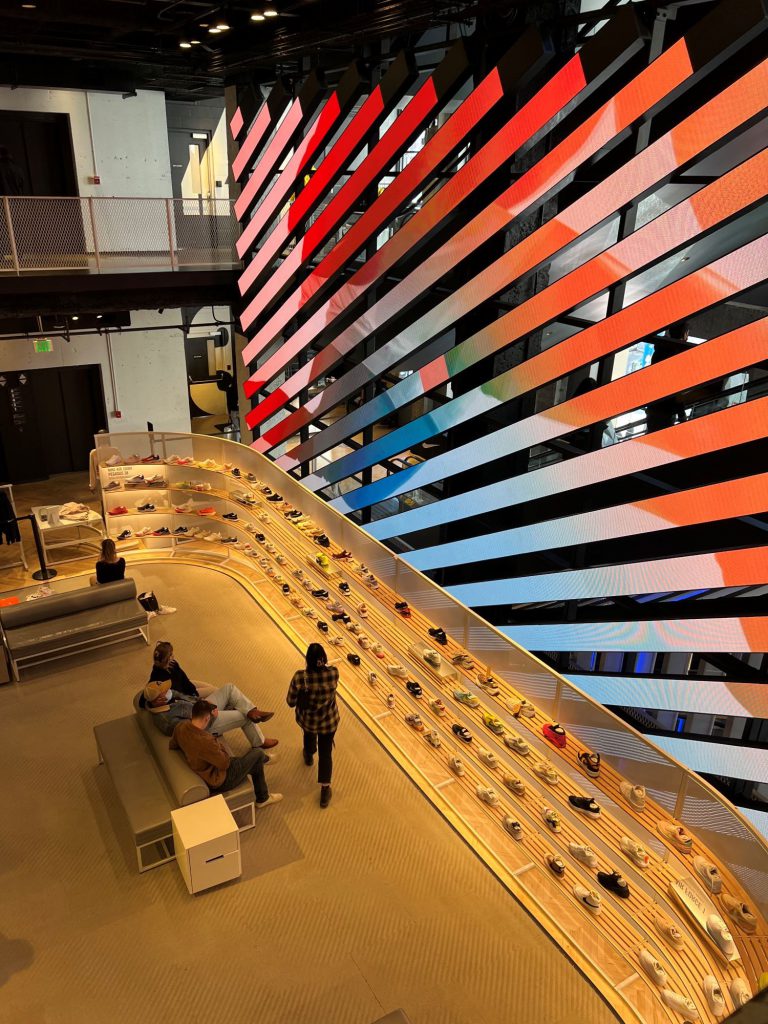 Sneaker-Gallery im Nike Store, San Francisco